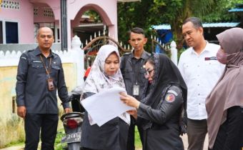 Anggota Bawaslu Provinsi Kepulauan Riau, Maryamah bersama Anggota Bawaslu Kota Tanjungpinang, Rapida dan Anggota KPU Provinsi Kepulauan Riau dan KPU Kota Tanjungpinang Hj. Susanty dalam rangka Coktas PDPB Tahun 2026 