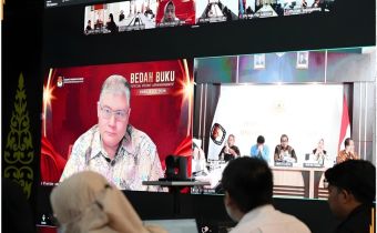 menghadiri dan mengikuti Rangkaian kegiatan bedah buku bertajuk Special Voting Arrangements yang diselenggarakan oleh KPU Provinsi Kepulauan Riau sebagai bagian dari upaya memperkuat wawasan dan kapasitas penyelenggara pemilu dalam mewujudkan pemilu yang inklusif, aksesibel, dan berintegritas, Rabu (8/7/2026).