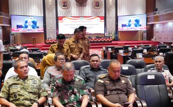 Ketua Hadiri Paripurna