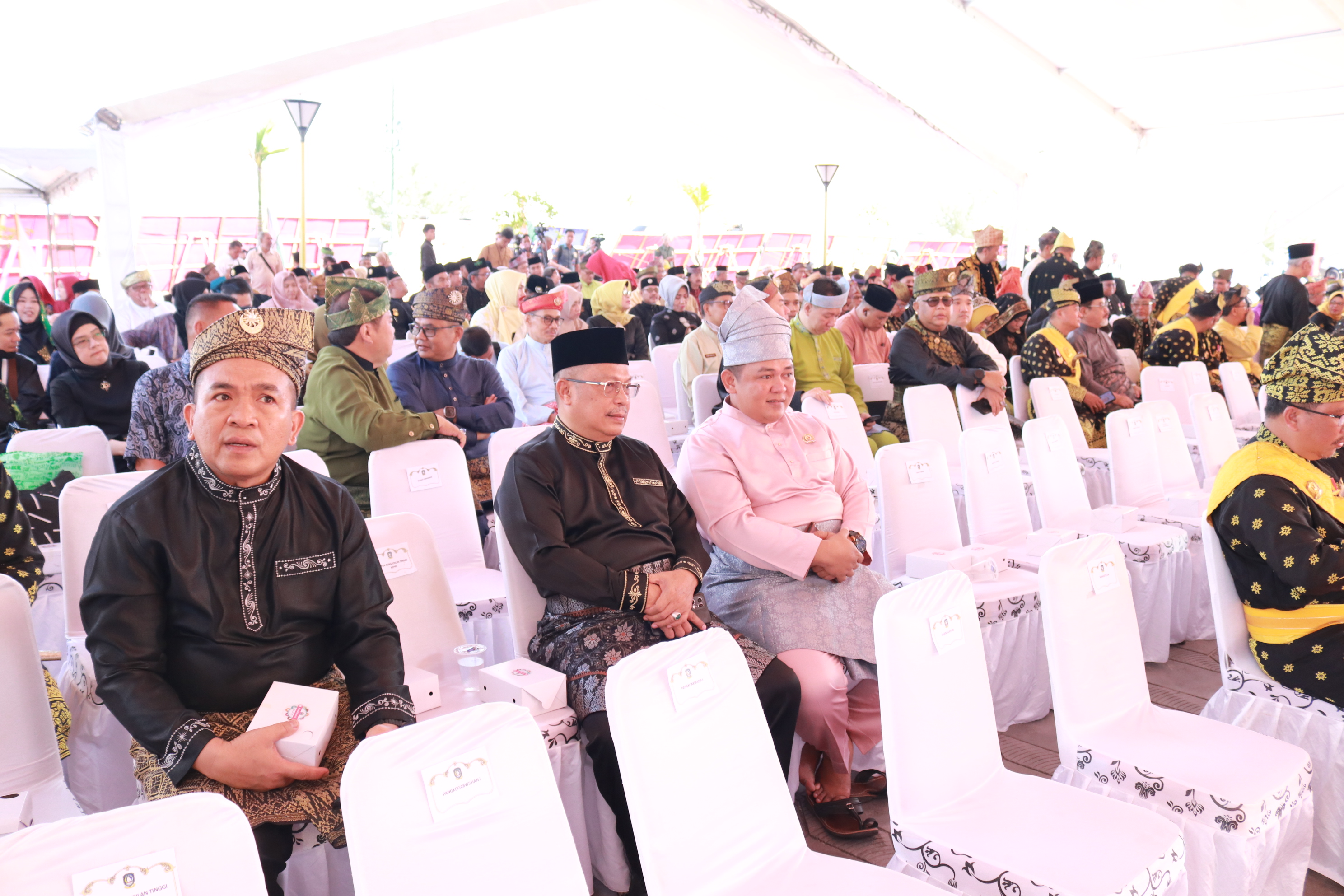 Ketua Bawaslu Kepri Hadiri Peresmian Gedung LAM Kepri & Penabalan Gelar Datok Seri Indera Pahlawan