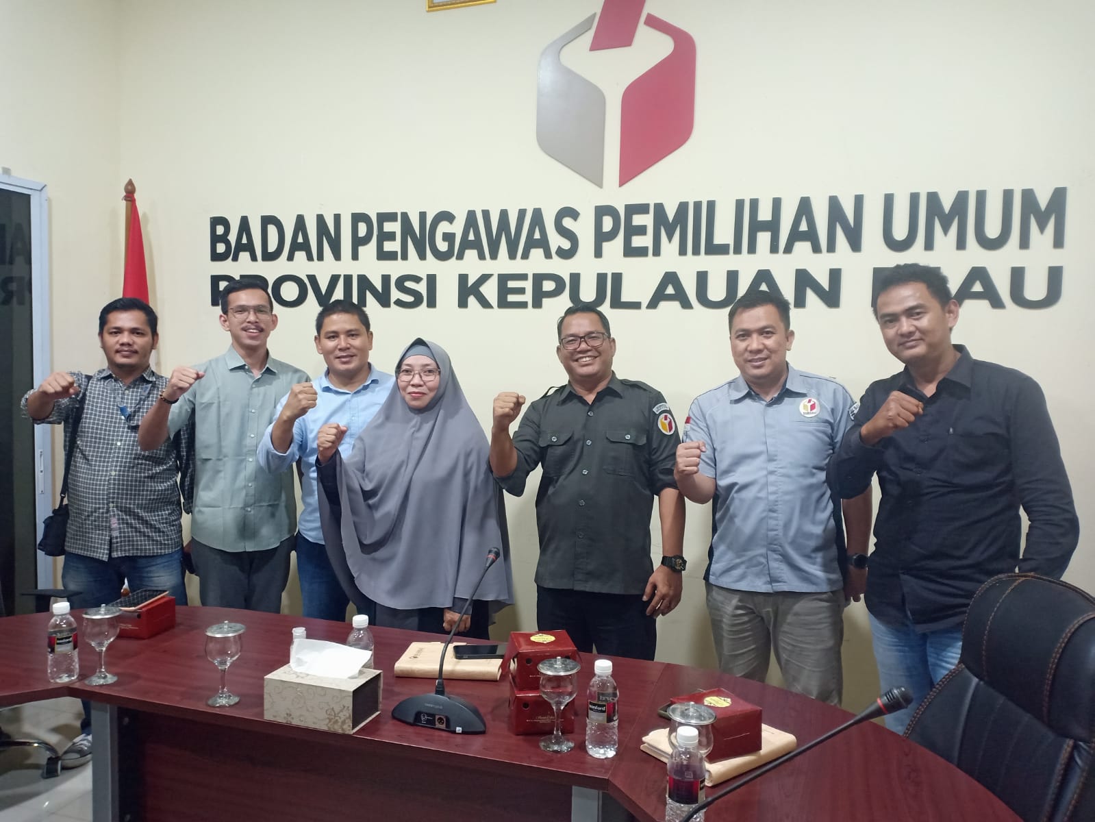 Kunjungan Tribun Batam Ke Bawaslu Kepri