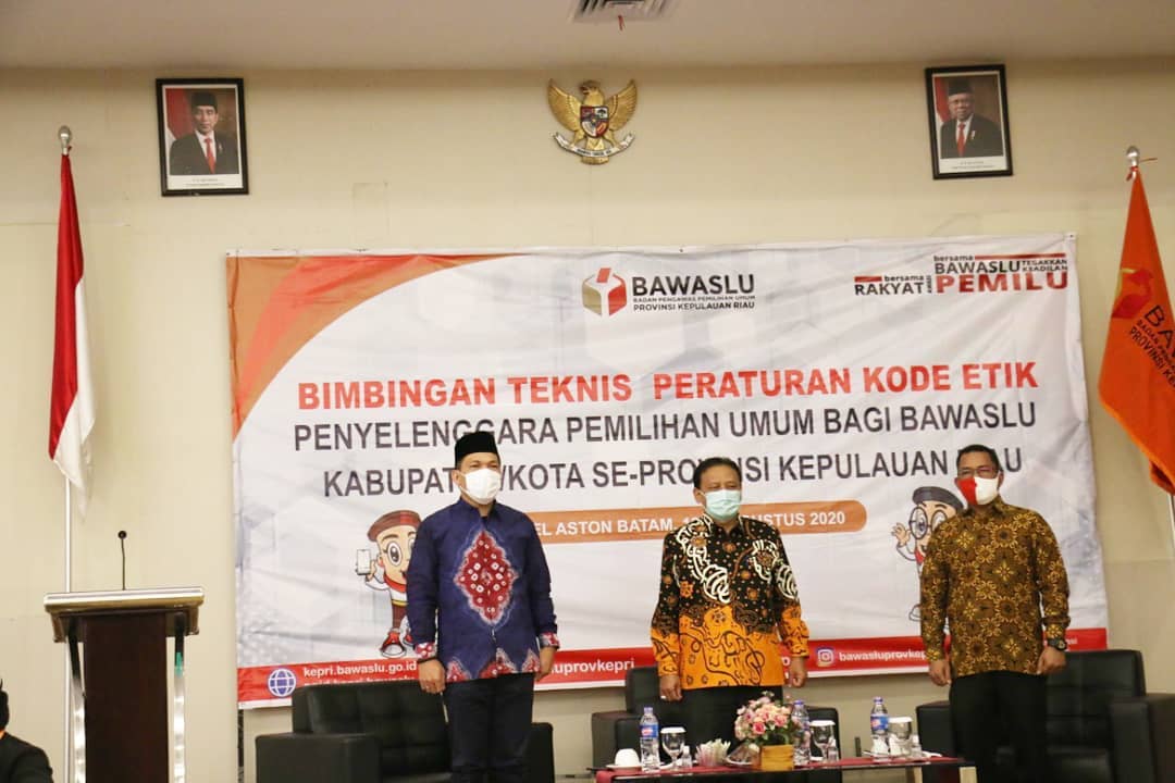 Bawaslu Kepri Hadirkan Dua Tokoh Sentral Penyelenggara Pemilu di Republik Indonesia