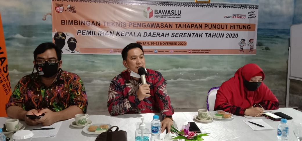 Bawaslu Kepri Laksanakan Bimtek Pengawasan Pungut Hitung Pilkada Serentak Tahun 2020