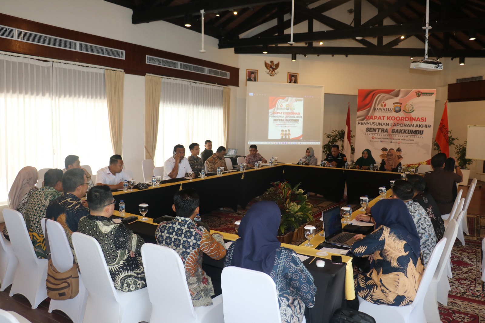 Berakhirnya Masa Tahapan Pilkada, Bawaslu Kepri Gelar Rakor Penyusunan Laporan Akhir Sentra Gakkumdu