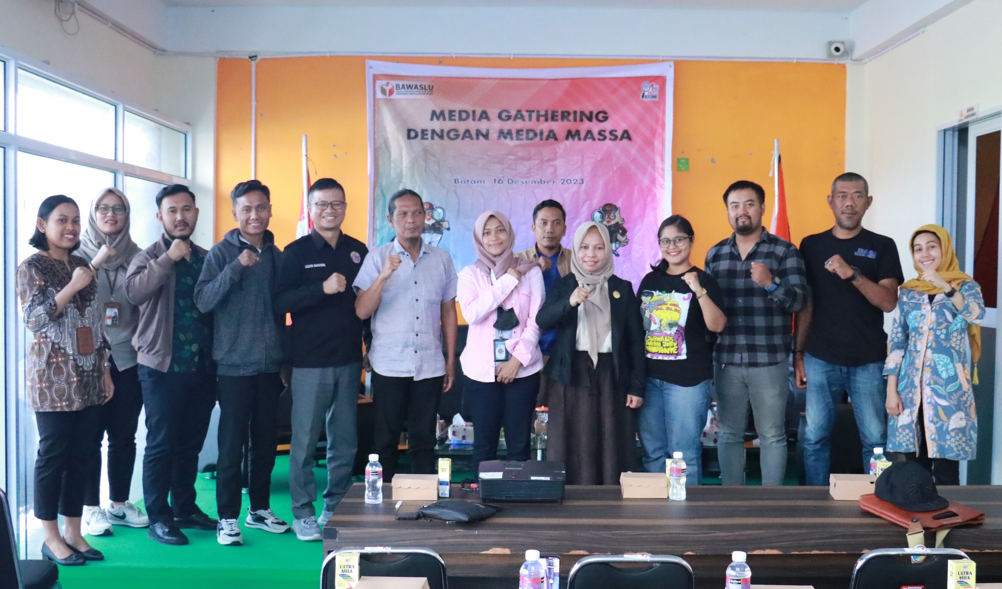 Berkolaborasi dengan Media untuk Sukseskan Pemilu 2024, Bawaslu Kepri Gelar Kegiatan Media Gathering