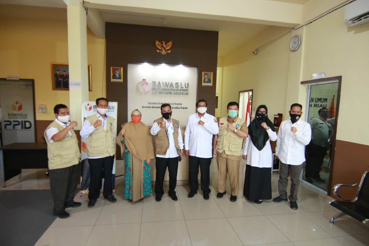 Sekda Provinsi Kepri Melakukan Kunjungan ke Kantor Bawaslu Provinsi Kepri