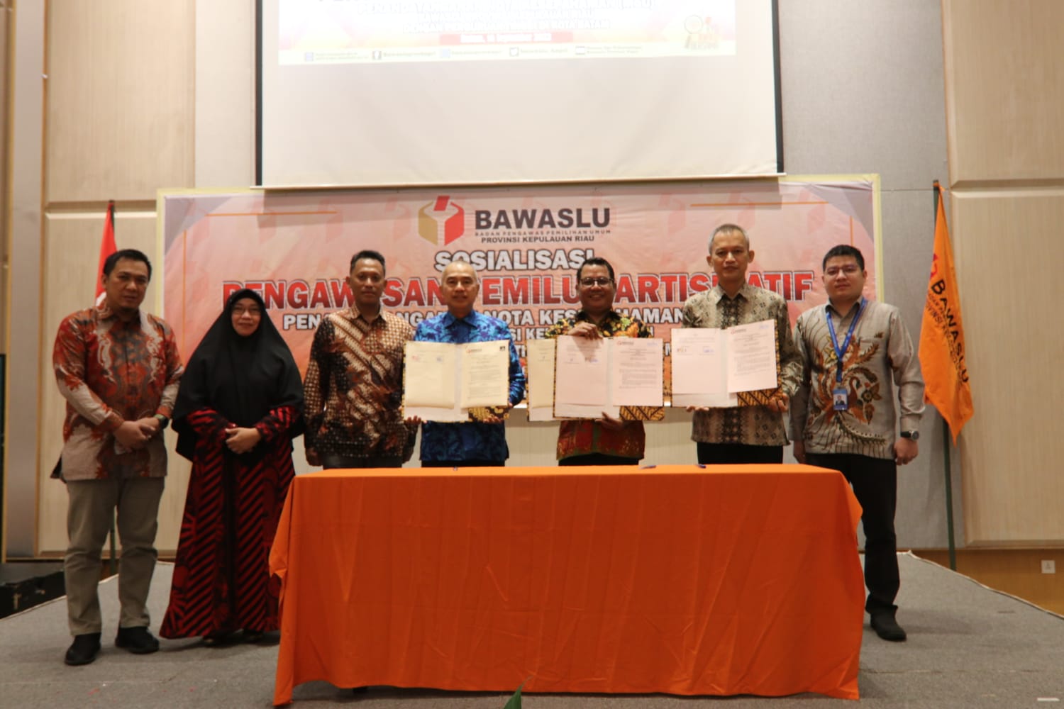 Kuatkan Pengawasan Partisipatif, Bawaslu Kepri Jalin MoU dengan Perguruan Tinggi di Batam