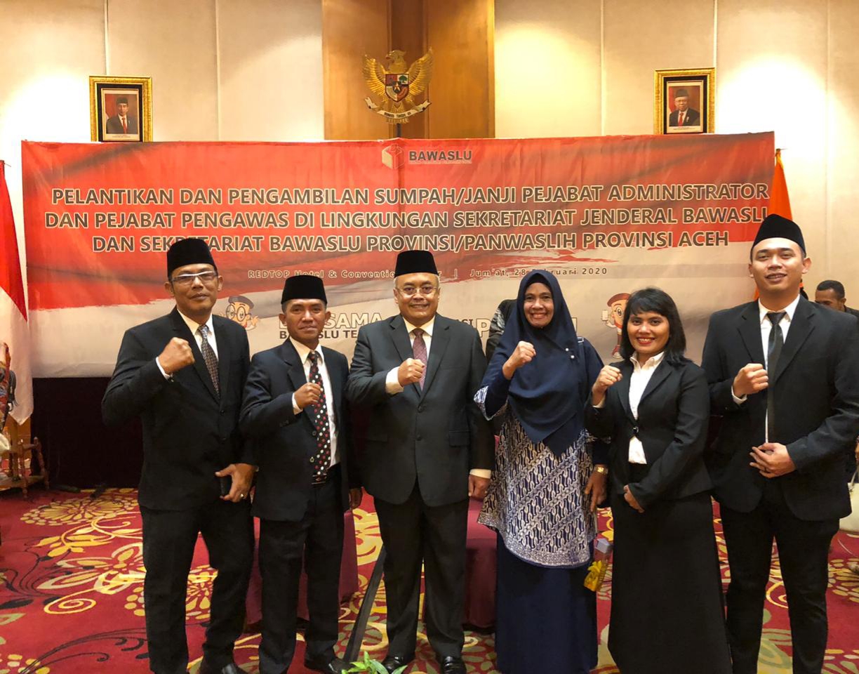 Pelantikan 4 Pejabat Struktural Bawaslu Kepri
