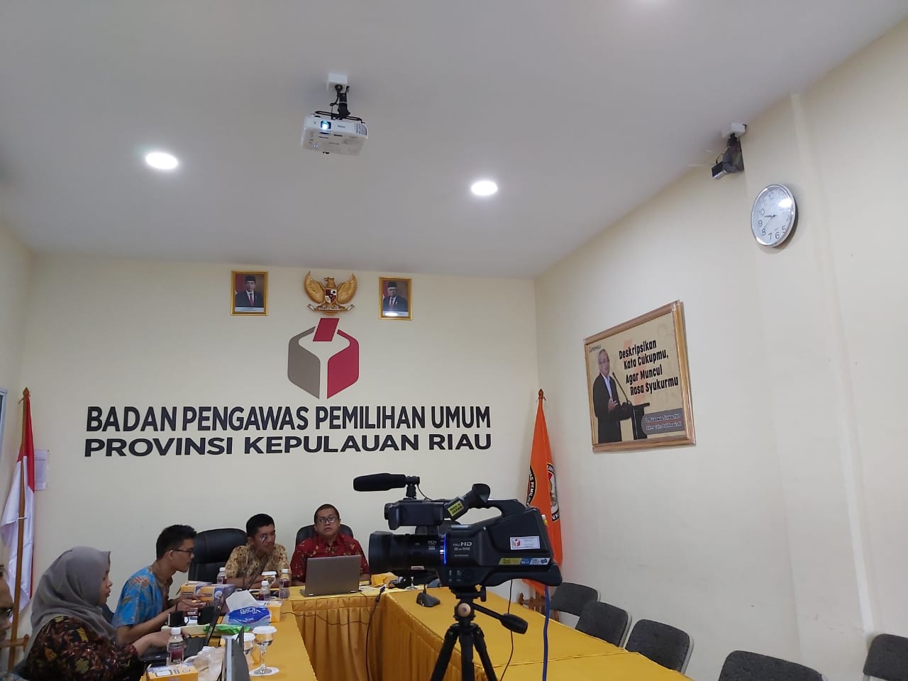 Perkuat Pengelolaan JDIH, Bawaslu Kepri Lakukan Vidcon Dengan Bawaslu RI