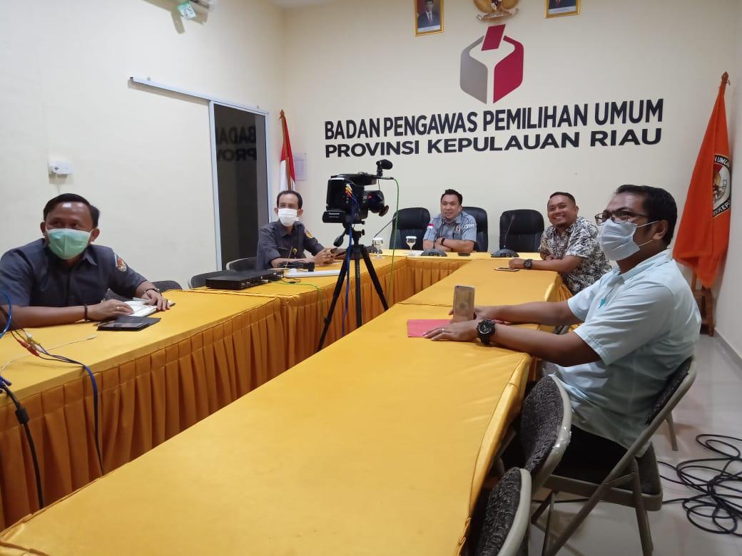 Wabah Corona, Bawaslu Kepri Melakukan Koordinasi Pengawasan Melalui Video Conference