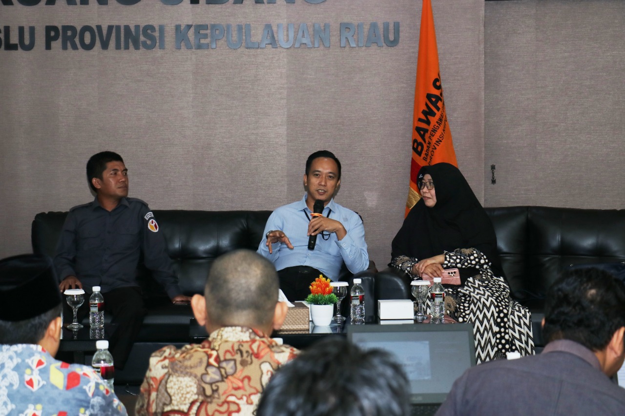 Workshop Sistem Informasi Penanganan Pelanggaran dan Pelaporan (SIGAPLAPOR)