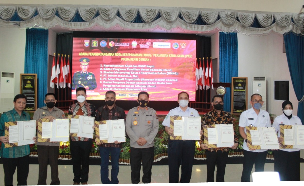 Polda Kepri dan Bawaslu Teken Perjanjian Kerjasama untuk suksesnya Pemilu serentak 2024