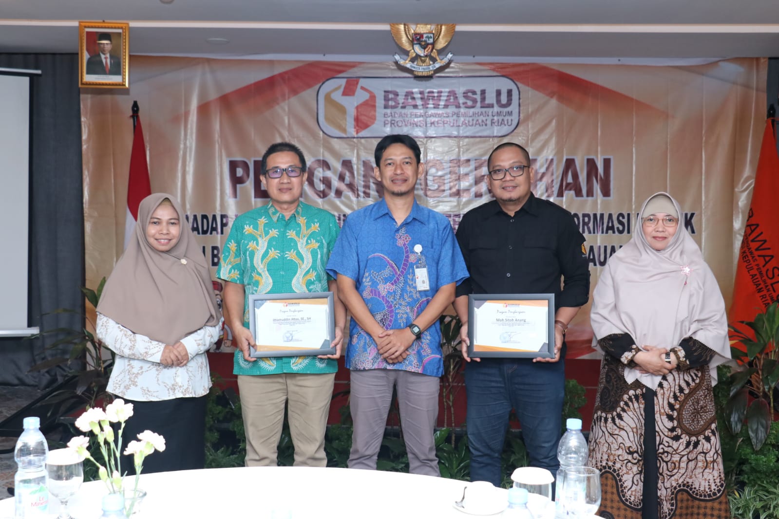 Penganugerahan Terhadap Hasil Pemeringkatan Keterbukaan Informasi Publik bagi Bawaslu Kabupaten/Kota