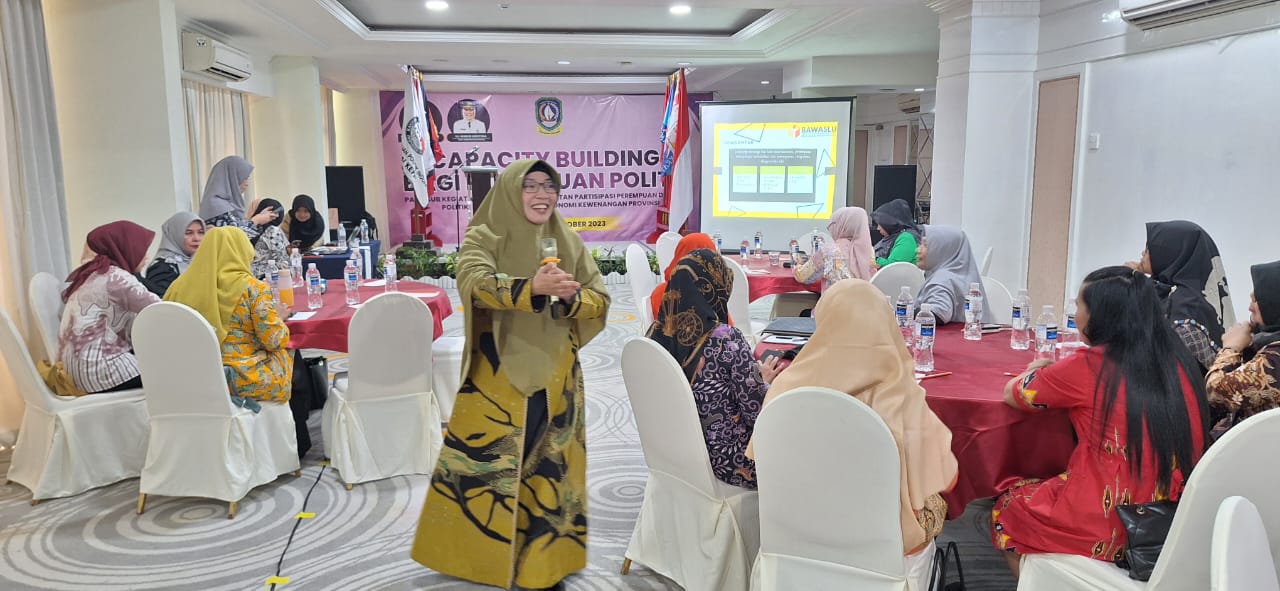 Bawaslu Kepri Menjadi Narasumber pada Capacity Building bagi Perempuan Politik