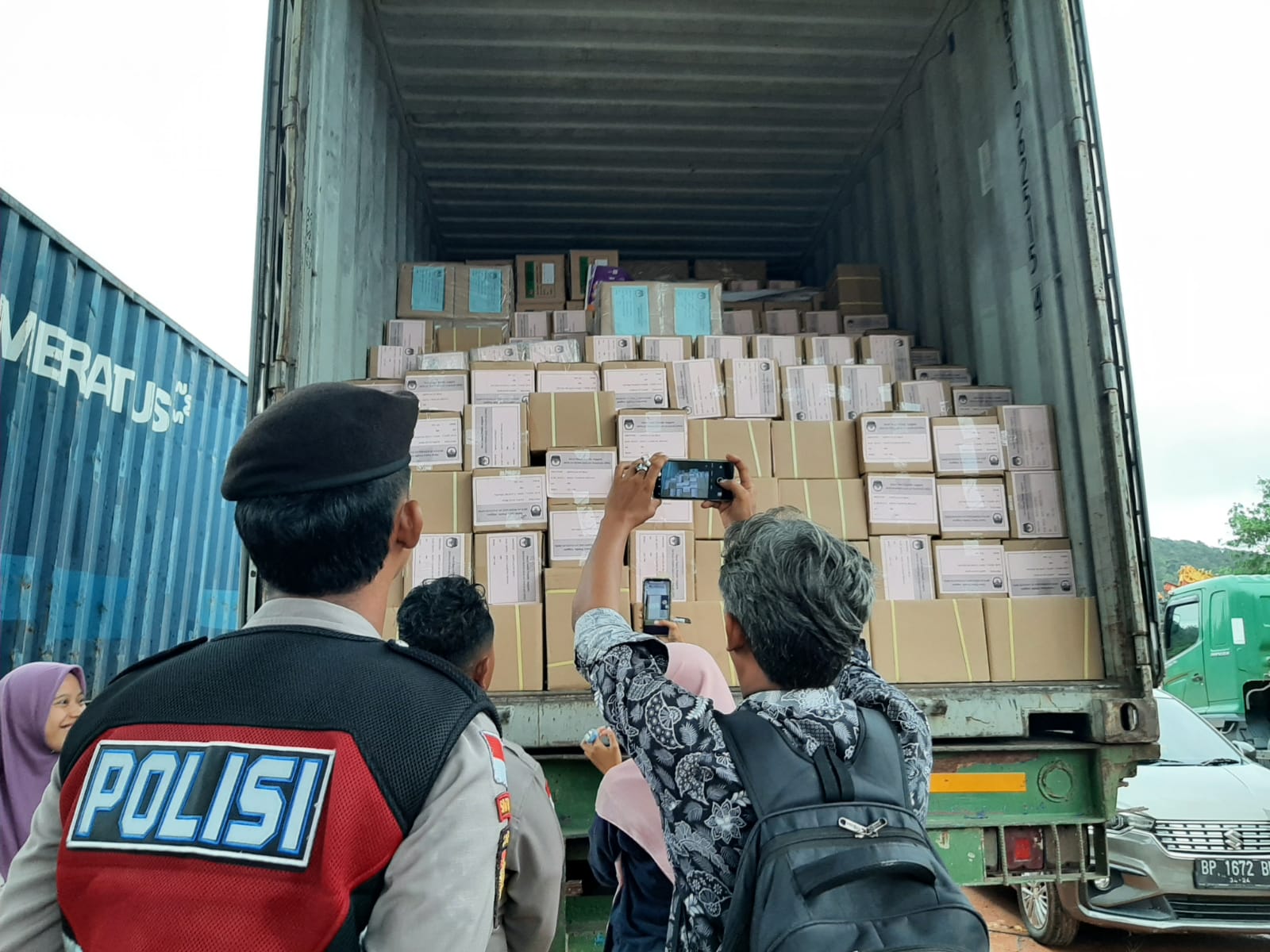 SEJUMLAH LOGISTIK TELAH TIBA DI KEPULAUAN RIAU