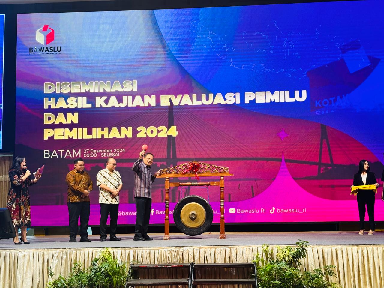 Bawaslu Kepri Ikuti Diseminasi Hasil Kajian  Evaluasi Pemilu dan Pemilihan 2024