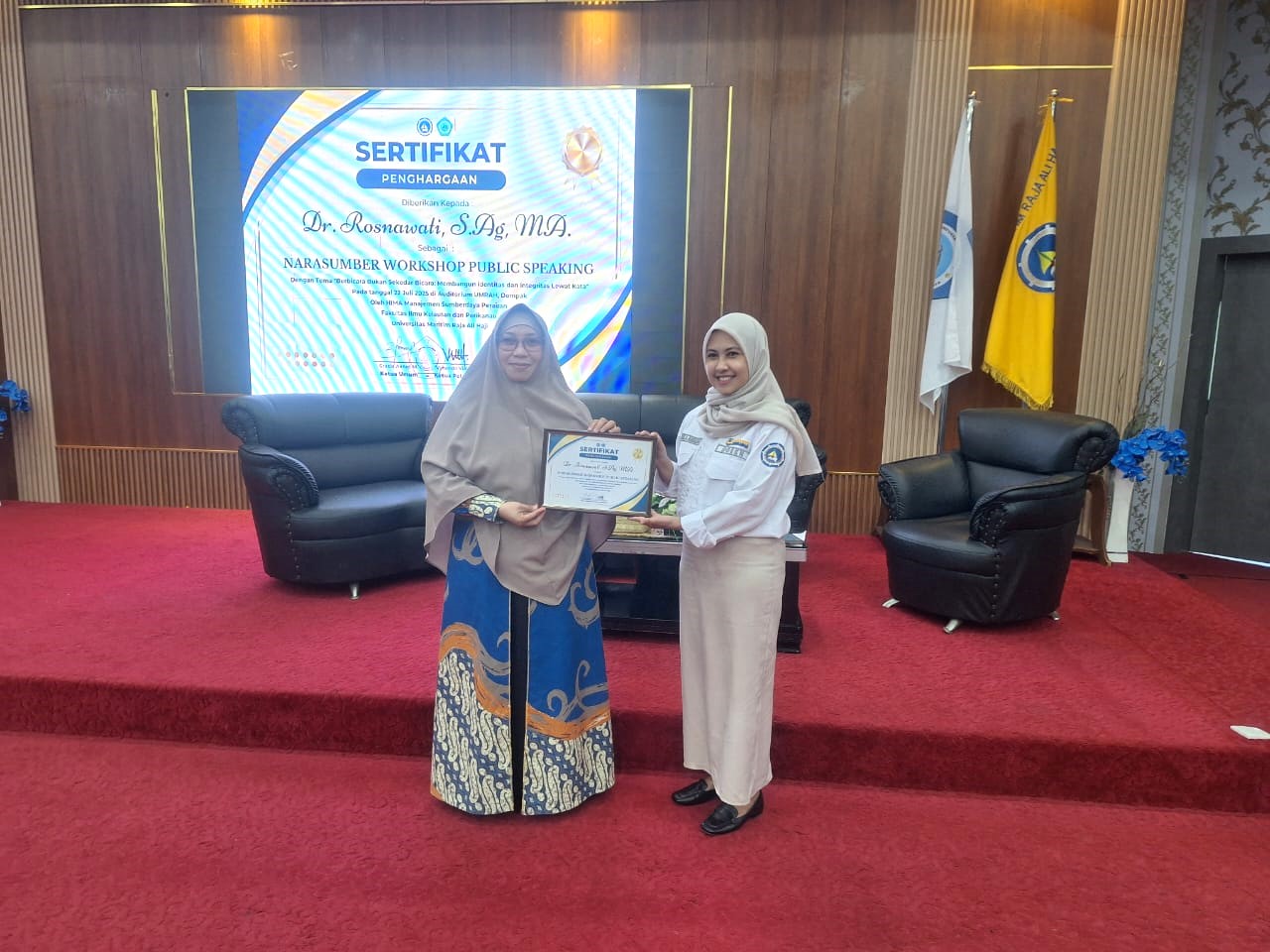 Anggota Bawaslu Provinsi Kepri menjadi Pemateri Dalam Workshop Public Speaking di UMRAH