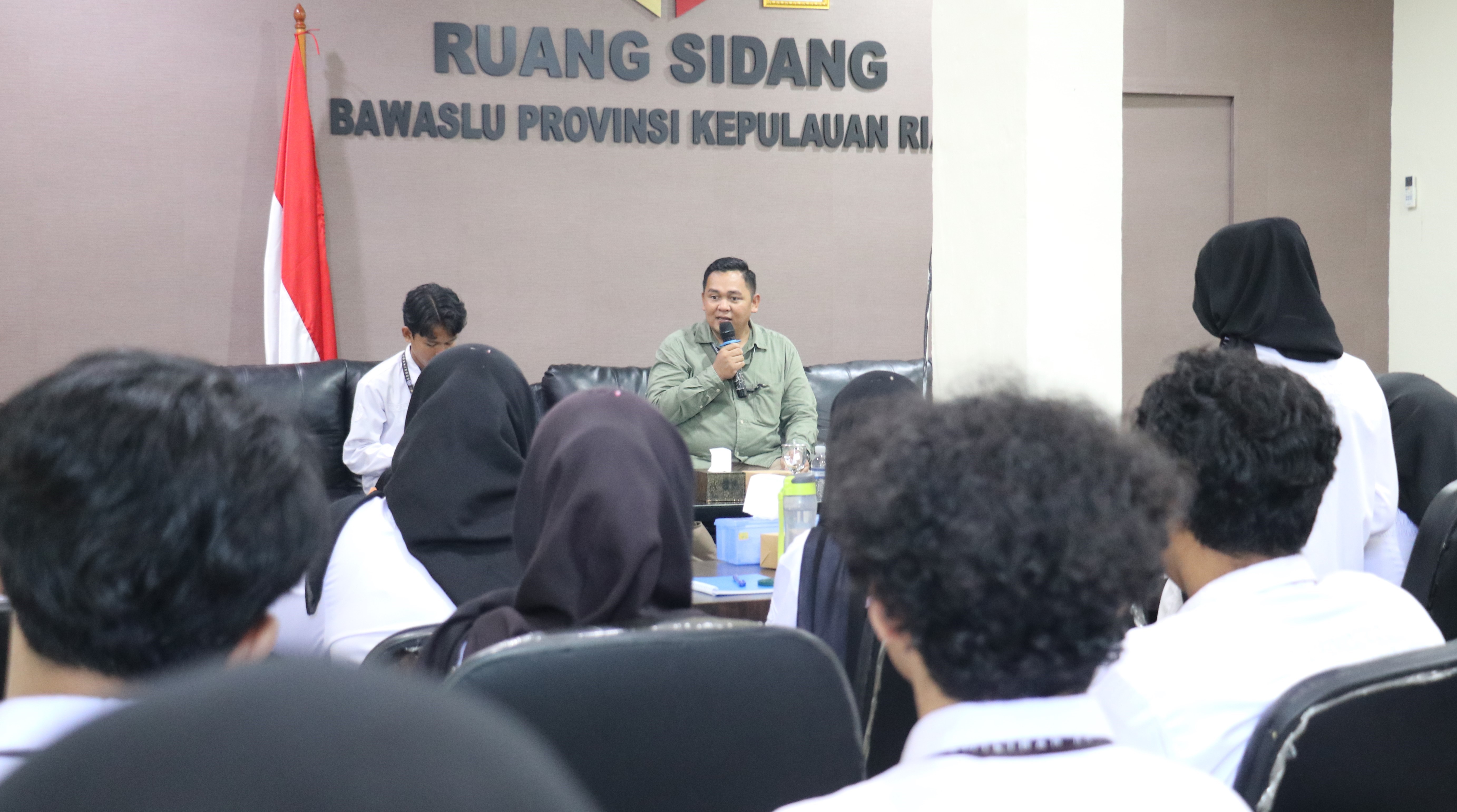 Mahasiswa UMRAH Belajar Bareng Bawaslu Kepri, Wujudkan Demokrasi Jujur dan Bersih