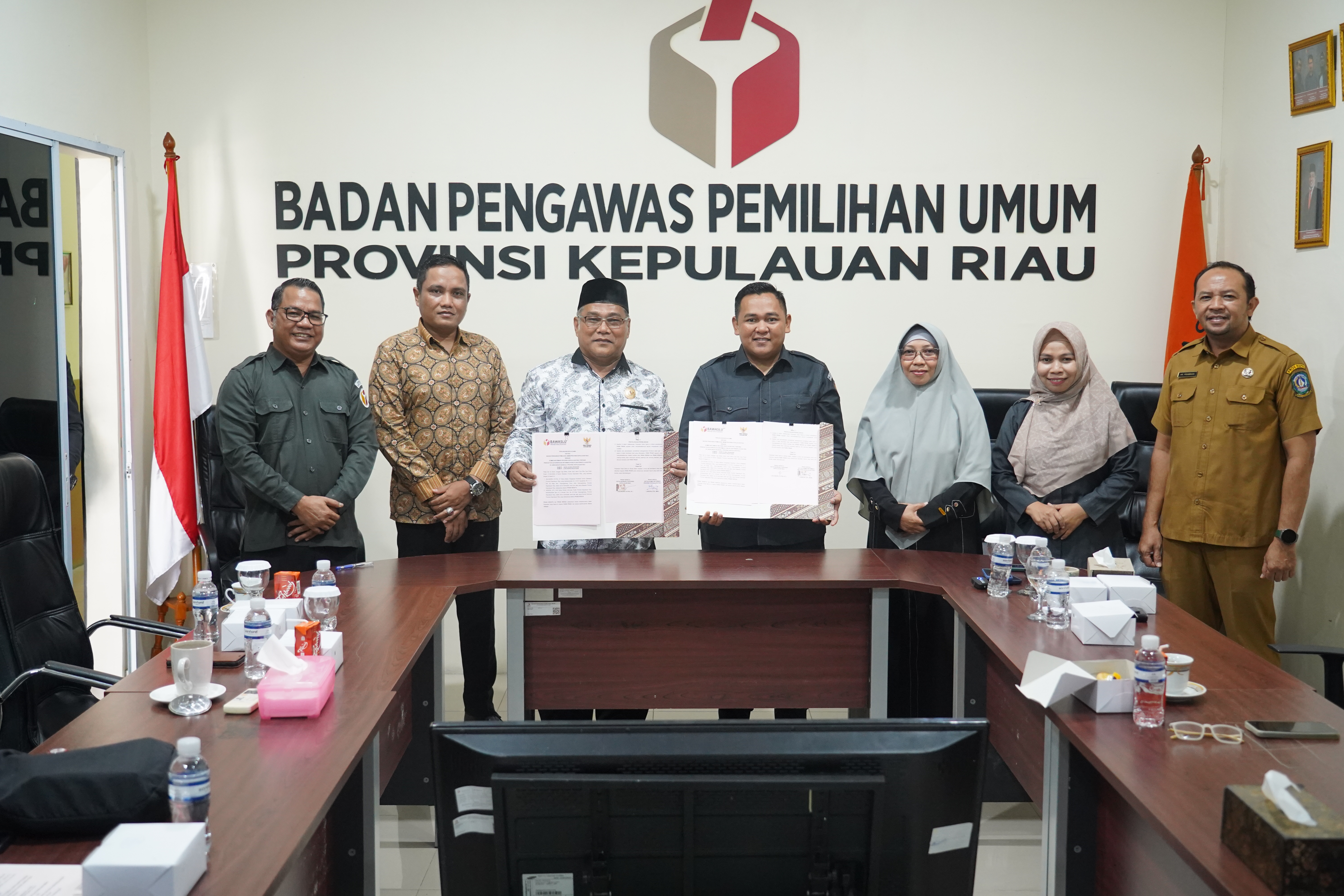 MoU Bawaslu & KI