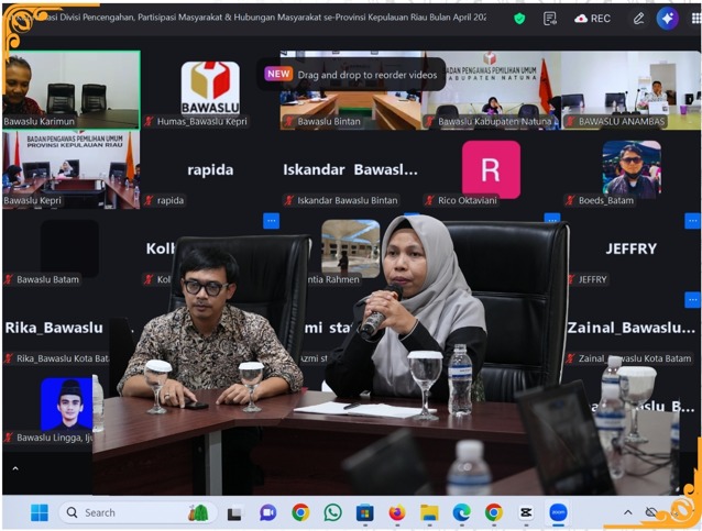 Anggota Bawaslu Provinsi Kepulauan Riau Dr. Maryamah, M.Pd.I memberikan pengarahan kepada perserta Rakor Divisi Pencegahan, Partisipasi Masyarakat Dan Humas melalui zoom meeting, 09 April 2026