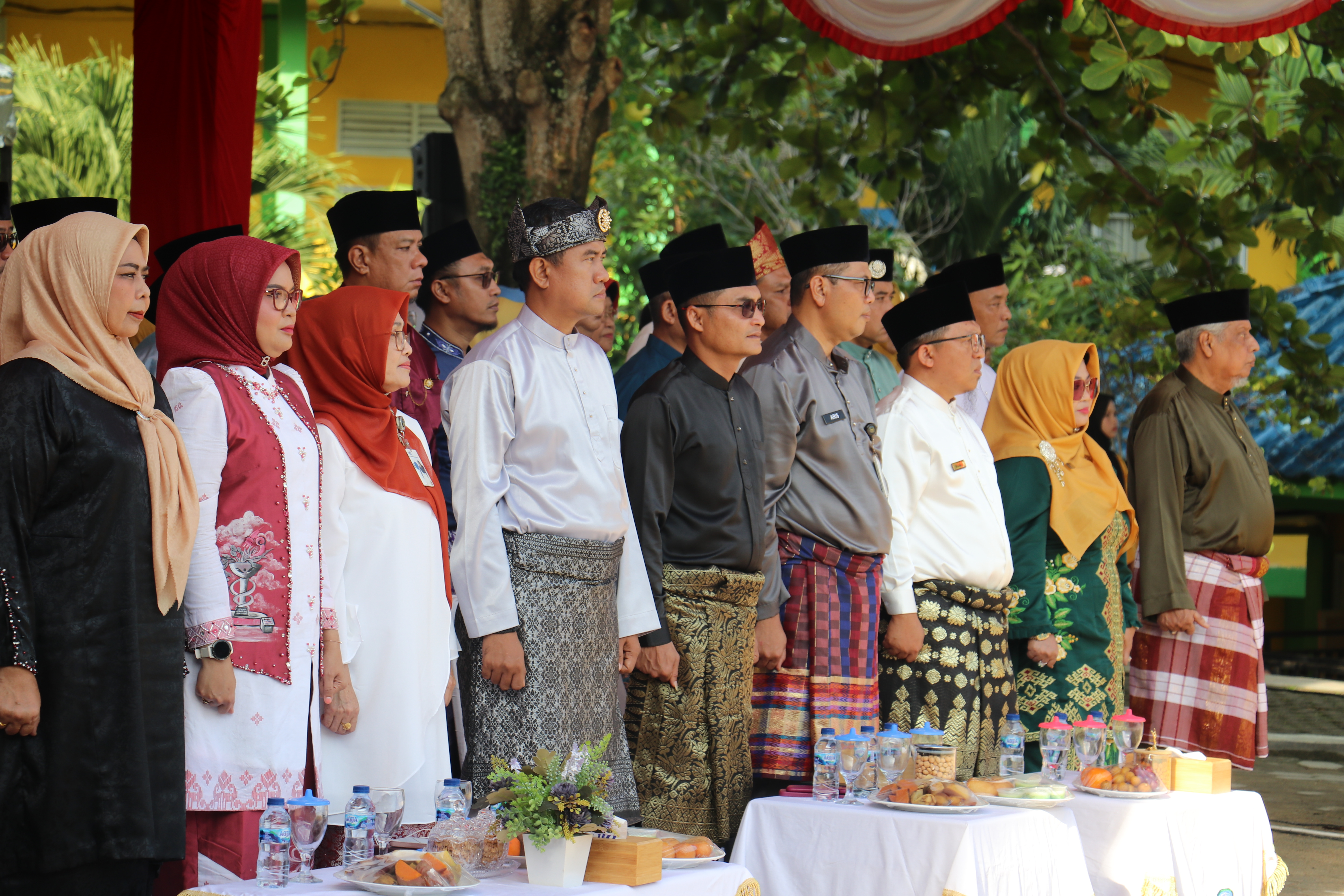 anggota Bawaslu provinsi kepri Febriadinata hadir bersama Forkopimda dalam rangka apel peringatan hari pendidikan Nasional 2026 di SMK N 1 Tanjungpinang