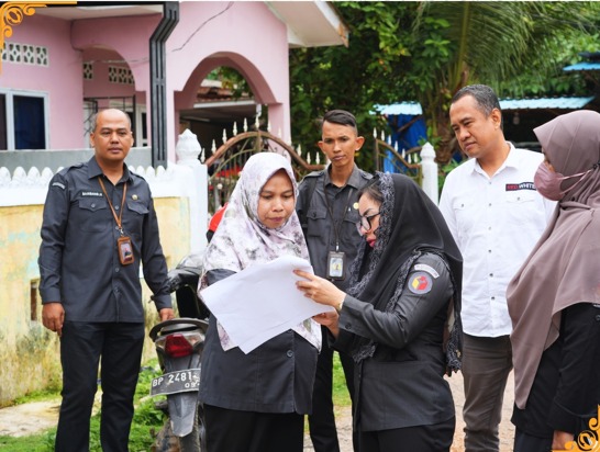 Anggota Bawaslu Provinsi Kepulauan Riau, Maryamah bersama Anggota Bawaslu Kota Tanjungpinang, Rapida dan Anggota KPU Provinsi Kepulauan Riau dan KPU Kota Tanjungpinang Hj. Susanty dalam rangka Coktas PDPB Tahun 2026 