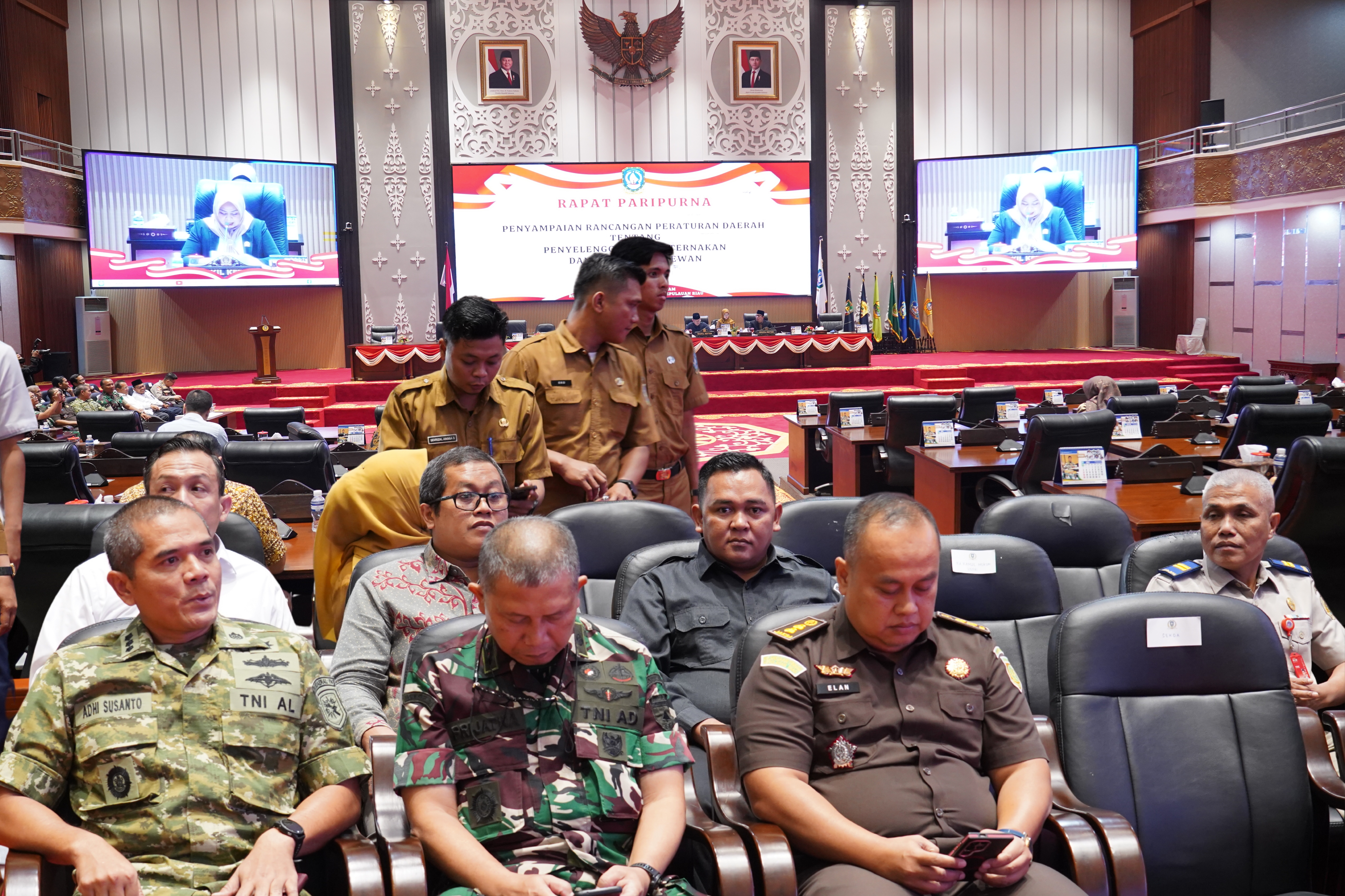 Ketua Hadiri Paripurna