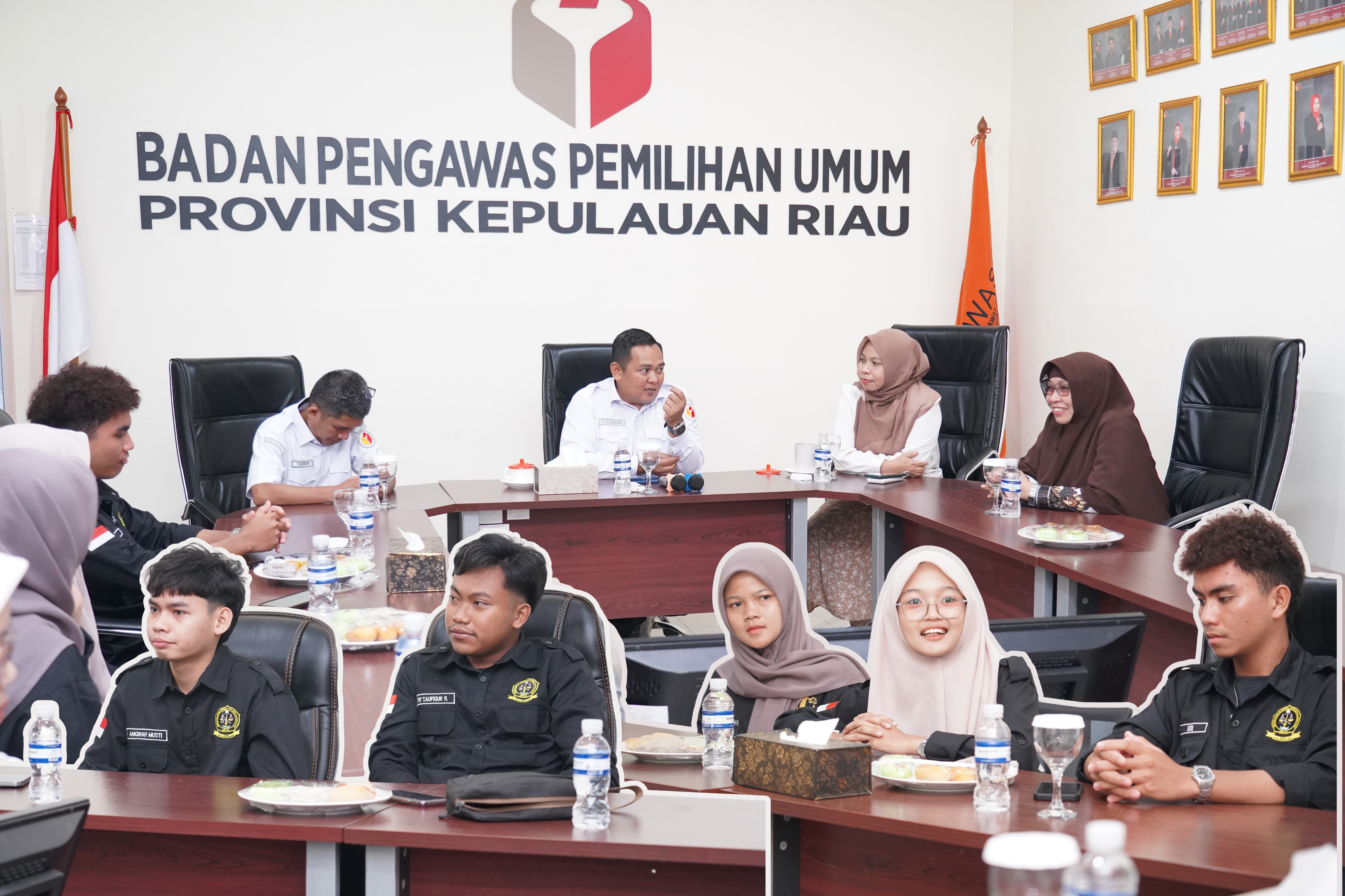 Dukung Kompetisi Debat