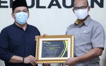 BAWASLU PROVINSI KEPULAUAN RIAU TERIMA PIAGAM PENGHARGAAN BPJS KETENAGAKERJAAN