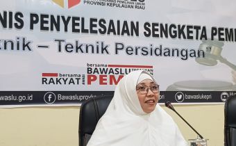 Bawaslu Kepri Gelar Bimtek Penyelesaian Sengketa Pemilihan Teknik Persidangan