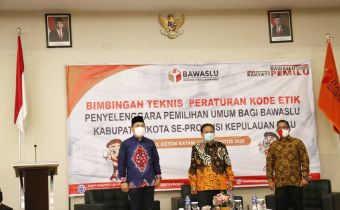 Bawaslu Kepri Hadirkan Dua Tokoh Sentral Penyelenggara Pemilu di Republik Indonesia