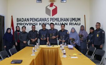 Bawaslu Provinsi Kepri Apresiasi 500 Pantun Pemilu Karya Bawaslu Kota Tanjungpinang