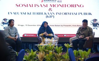 Badan Publik Wajib Memberikan Akses Yang Mudah Bagi Masyarakat Untuk Memperoleh Informasi