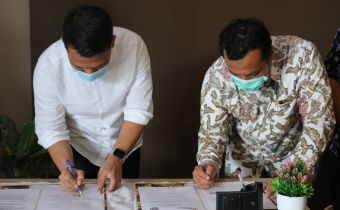 Penandatanganan MoU Antara Bawaslu Kepri dengan UMRAH