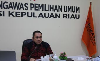 Penguatan Kapasitas Divisi Pengawasan  Bawaslu Kepri Melalui Vidcon