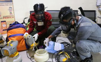 Cegah Penyebaran Covid-19, Bawaslu Kepri Kembali Lakukan Penyemprotan Disinfektan