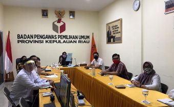 Kasek Bawaslu Kepri Gelar Rakor Via Vidcon