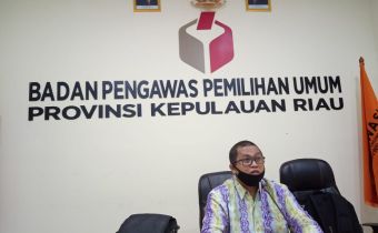 Bawaslu Kepri Mengikuti Kelas Peningkatan Kapasitas Pengelola PPID Bawaslu Provinsi via Vidcon