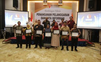 Bawaslu Kabupaten/Kota se-Kepri Terima Anugerah Keterbukaan Informasi Publik