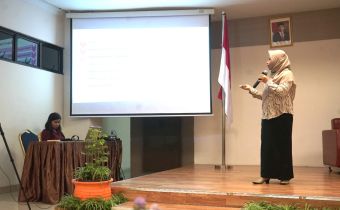 Bawaslu Provinsi Kepri & Universitas Internasional Batam Gelar Bimtek untuk Pemantau Pemilu