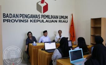 Antusiasme Tes CAT Calon PPNPNS Bawaslu Kepri