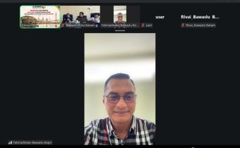 Anggota Bawaslu Kepri Saat Menjadi Narsum