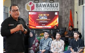 Anggota Bawaslu Kepri Said Abdullah Dahlawi, S.T Menjadi Narasumber dalam kegiatan Pendidikan Pengawas Partisipatif yang diselenggarakan Bawaslu Kota Batam