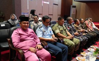 Ketua Bawaslu Provinsi Kepulauan Riau, Zulhadril Putra, menghadiri Rapat Paripurna DPRD Provinsi Kepulauan Riau