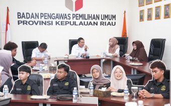 Dukung Kompetisi Debat