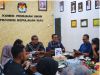 Anggota Bawaslu Provinsi Kepulauan Riau Febriadinata, ST bersama ketua KPU Kepri Indrawan Susilo Prabowoadi dan anggota KPU Kepri Priyo Handoko dalam Kegiatan Koordinasi Pemutakhiran data Partai politik Berkelanjutan diKantor KPU.