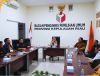 Anggota Bawaslu, Maryamah di dampingi Kepala Bagian Pengawasan & Humas, Ridwan bersama ketua dan anggota Karang Taruna Provinsi Kepri pertemuan dalam rangka konsolidasi demokrasi